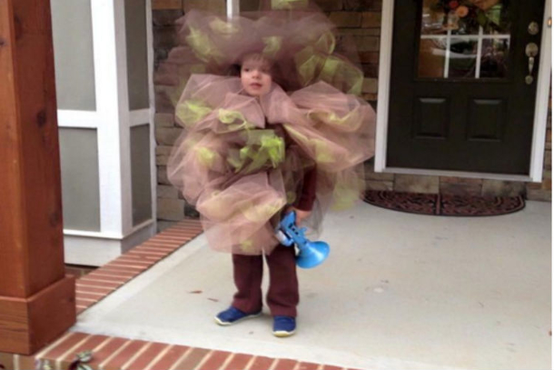 When I Saw His Halloween Costume, I Wasn’t Sure What He Was. But When I Found Out? HILARIOUS! - picture 2