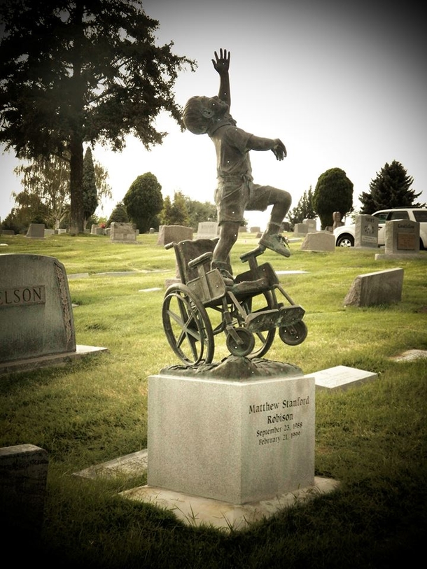 When Son Dies In Sleep, His Father Creates Tombstone That Leaves Loved Ones Fighting Back Tears. So Beautiful… - picture 3
