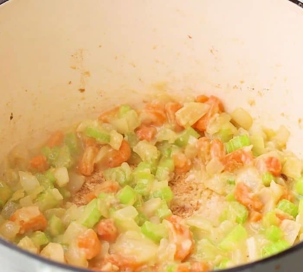 Whip Up This Easy-To-Make Stovetop Sausage Potato Soup – Perfect for Cozy Nights In - picture 2