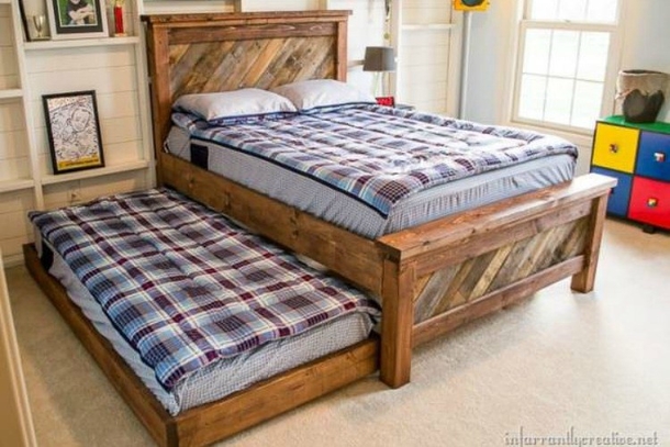 Why Buy a Bed When You Can Make One out of Pallets? Here Are 11 Genius Designs to Inspire You. - picture 5