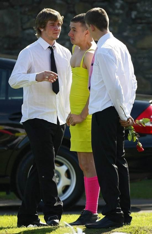 Why This Man is Wearing a Hideous Dress at a Funeral Will Bring You to Tears - picture 3