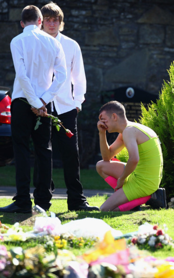 Why This Man is Wearing a Hideous Dress at a Funeral Will Bring You to Tears - picture 4