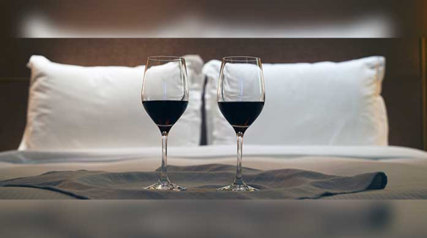 Wine Before Bed Makes You Lose Weight, Science Says - picture 4