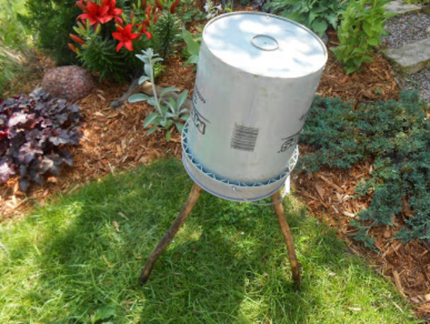 With Just A Bucket Of Cement, 3 Sticks, And A Few Stones, This Guy Creates Something Amazing! - picture 3