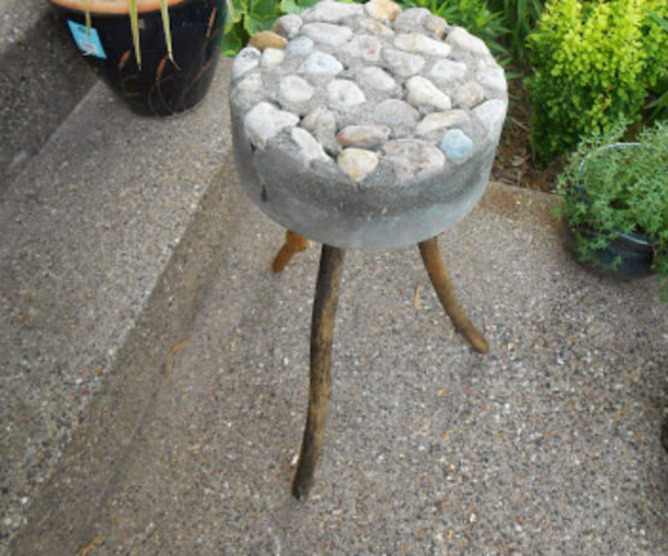 With Just A Bucket Of Cement, 3 Sticks, And A Few Stones, This Guy Creates Something Amazing! - picture 4