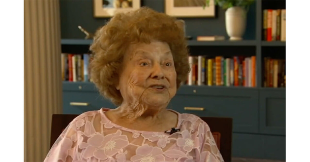 Woman, age 103 and born in 1919, celebrates birthday with ballroom dancing festivities - picture 2