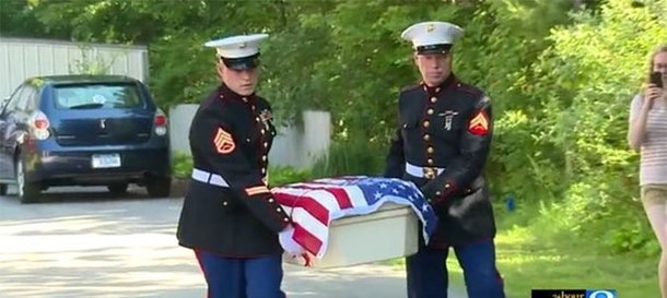 Woman Discovers A Sad Truth About What Is Laying In This Box Being Carried By Marines - picture 3