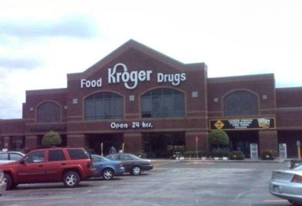 Woman Gets Kicked Out Of Store By Cashier Sick Of ‘Certain’ People Like Her - picture 2