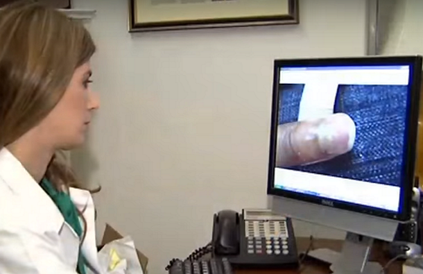 Woman Goes To Nail Salon; When They Notice Dark Line On Her Nails, They Warn Her Of Dangerous Meaning - picture 4