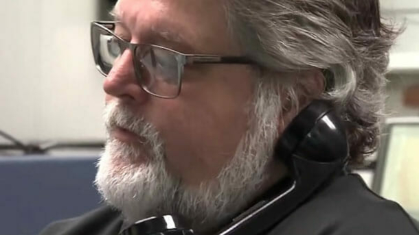 Woman in danger dials 911 to order pizza, dispatcher plays along to outplay her attacker - picture 4