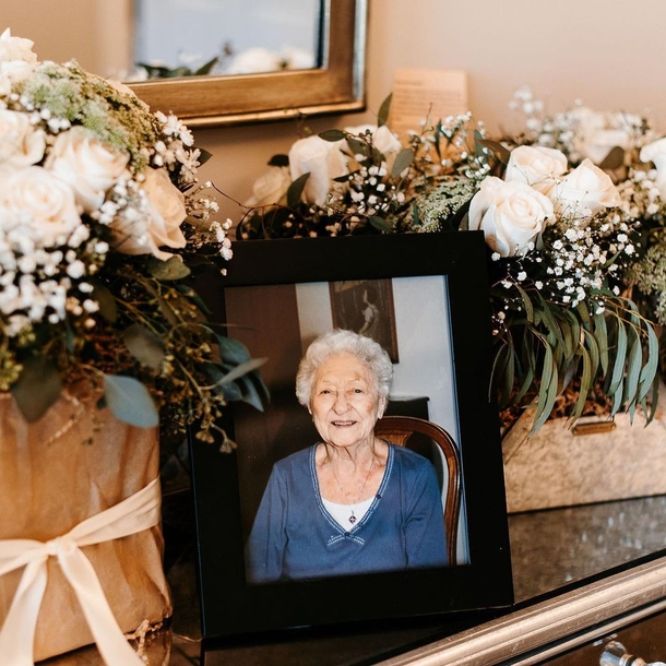 Woman keeps her promise to 101-year-old great-grandmother as young teen, asks her to be maid of honor - picture 4
