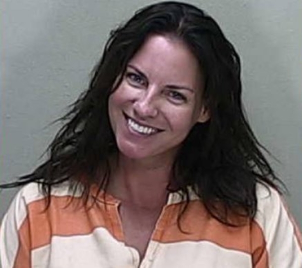 Woman Kills Mother In DUI Crash, People Disgusted To See What She Does In Her Mug Shot Photo - picture 3