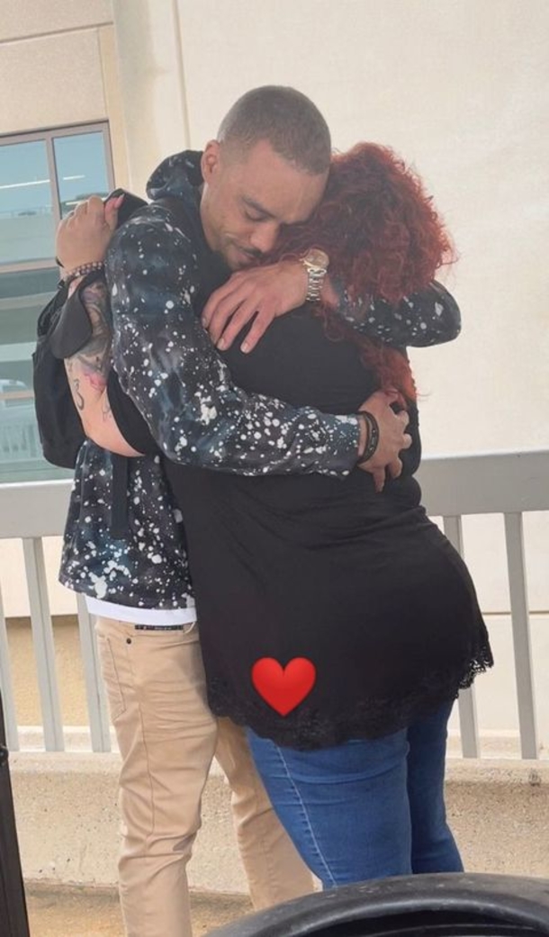 Woman meets her biological son 33 years after she gave him up for adoption when she was a teen - picture 3