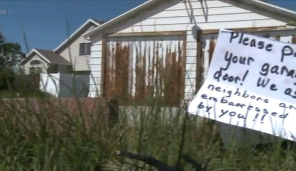 Woman Opens Dad’s Old Garage, Makes Horrible Find & Exposes Secret - picture 3