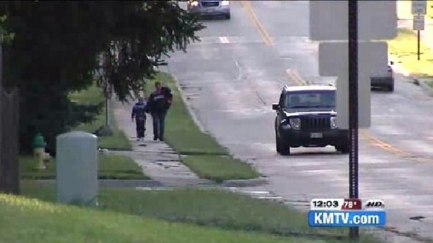 Woman Recognizes Woman And Child From A News Report, Pulls Over, Takes Swift Action - picture 2