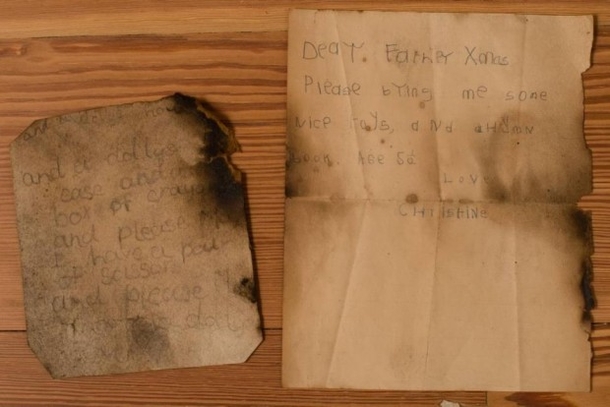 Woman Remodels Home, SHOCKED To Find 75-Year-Old Letter To Father Christmas In Her Chimney - picture 2