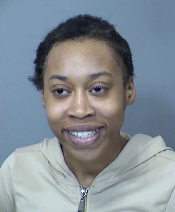 Woman reportedly assaults TSA agents over confiscated apple juice, WOW - picture 2