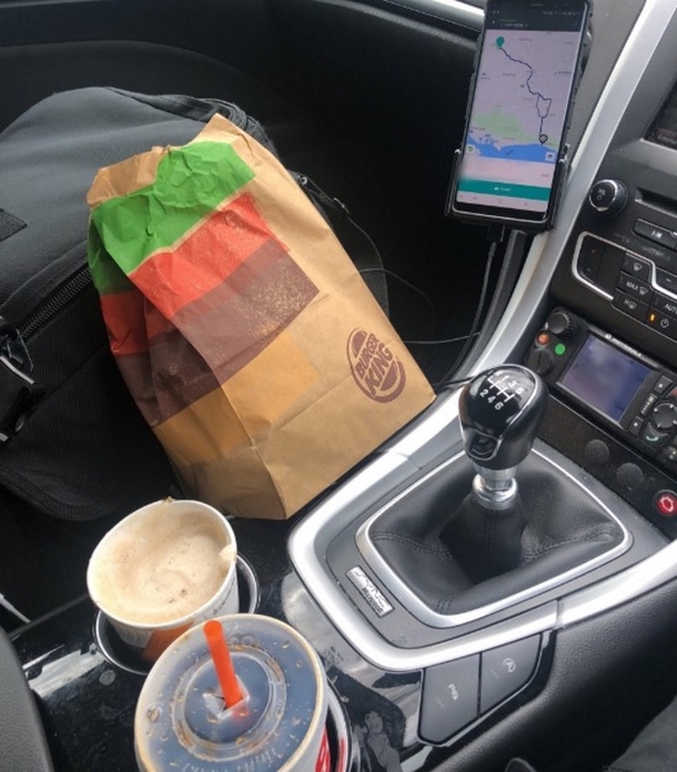 Woman Shames Officer For Buying Lunch While On Duty, His Perfect Response Goes Viral - picture 5