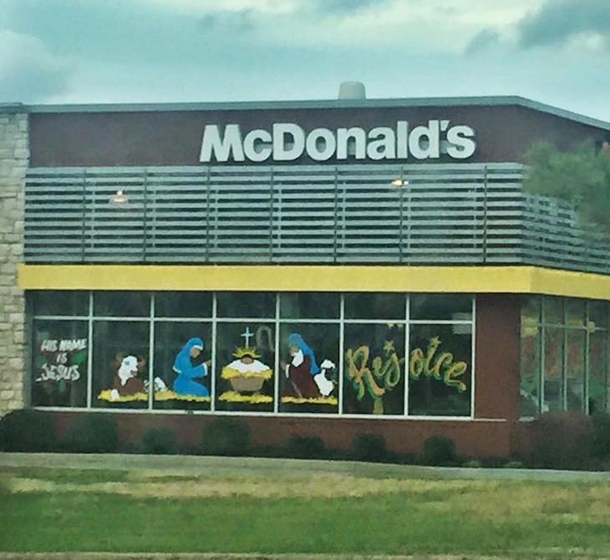 Woman Spots Unusual Nativity Scene At Local McDonalds, Snaps Photo That Goes Viral - picture 4