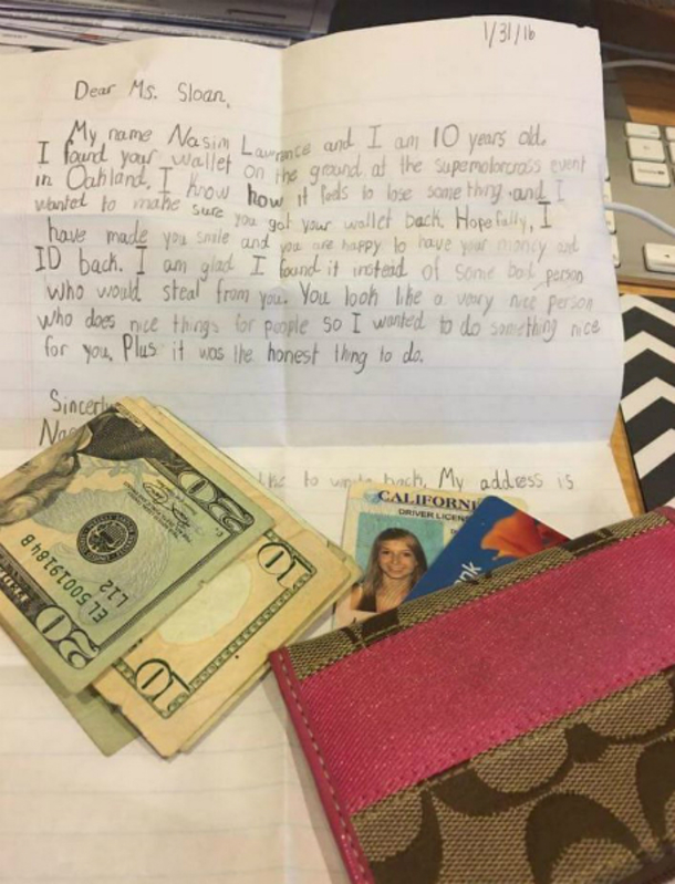 Woman Stunned By Note From Boy Days After He Noticed What She Dropped - picture 3