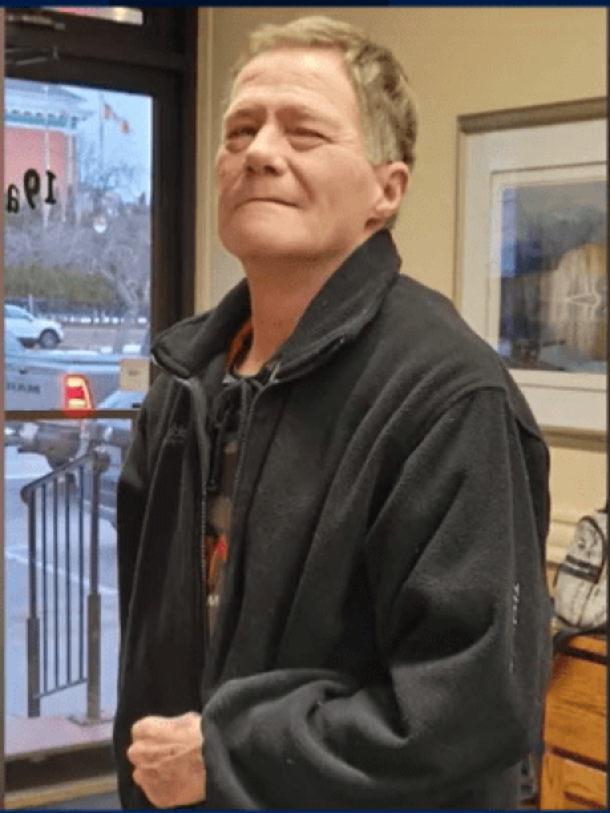 Woman surprises homeless man with generous job offer after talking to him, now working at farm - picture 7