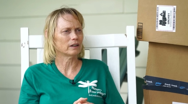 Woman Uses Strange Amazon Packages That Appeared At Her Door To Better Her Community - picture 2