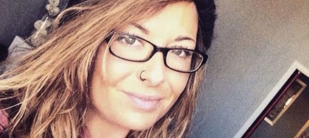 Woman Zooms In Through Window To Get Closer Inside An Abandoned Home But Gets The Biggest Shock Of Her Life (Photos) - picture 2