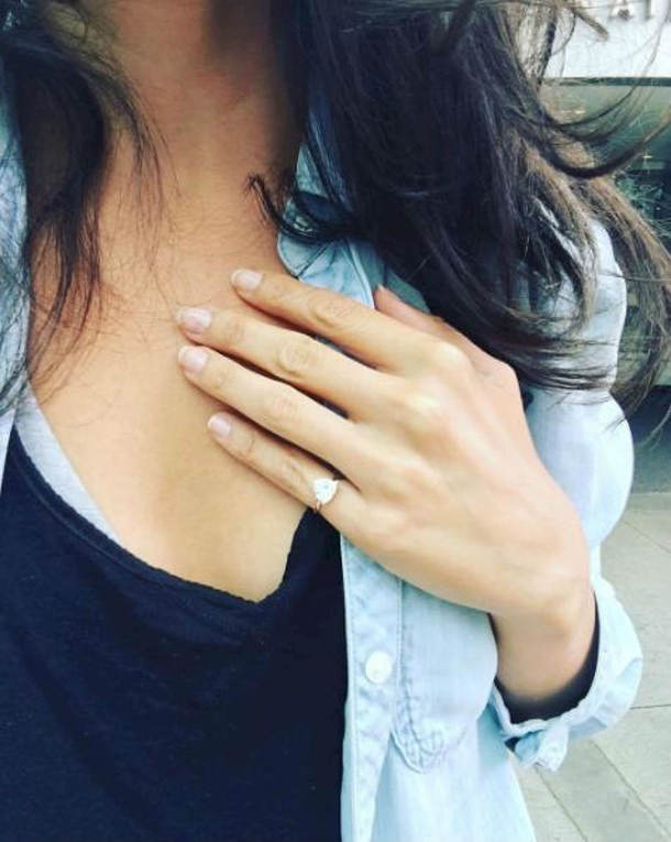 Women Are Putting Engagement Rings On Their Pinky Finger. Here's What It Means. - picture 4