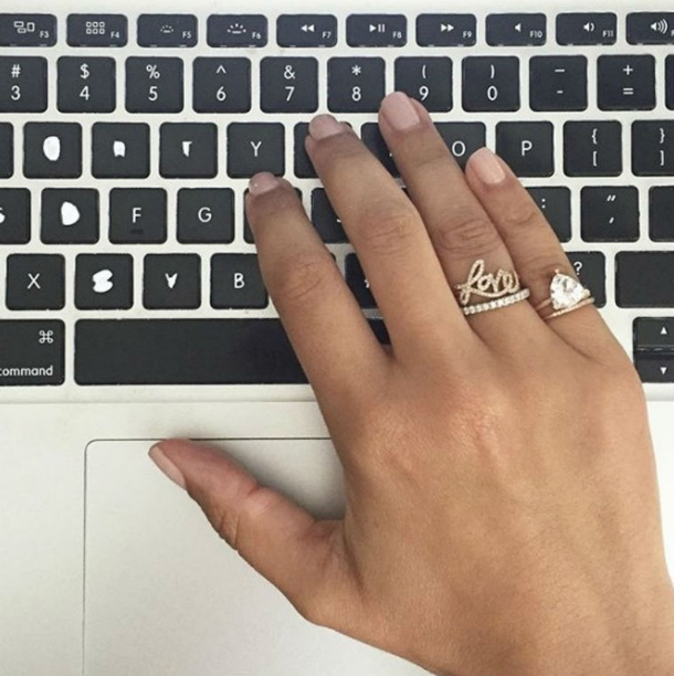 Women Are Putting Engagement Rings On Their Pinky Finger. Here's What It Means. - picture 8