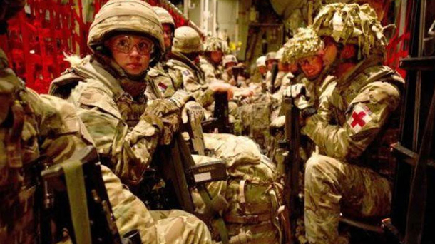 Women Completely Embarrassed A US Solider And Then Suddenly Something Great Occurred... - picture 4