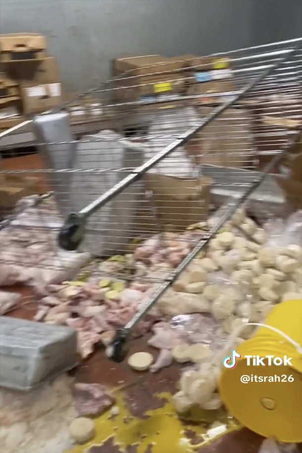 Worker At Chicago Popeyes Louisiana Kitchen Wrecks Restaurant On TikTok After Claims Of Not Receiving Payment For A Month - picture 3