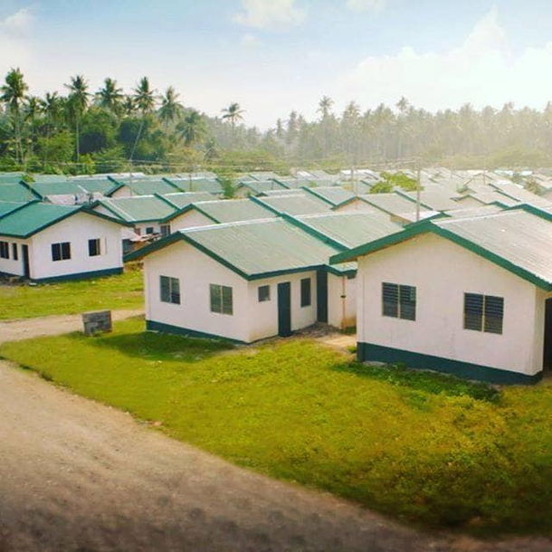 World Champion Boxer Manny Pacquiao Builds 1,000 Homes For Poor Filipinos - picture 9