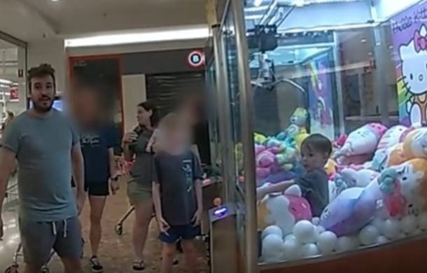 WOW! 3-Year-Old's Daring Adventure Inside Hello Kitty Claw Machine - You Won't Believe How He Got Out! - picture 2