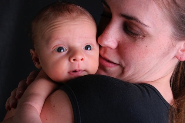 You Can Volunteer To Cuddle Drug-Addicted Babies To Help Them Heal - picture 2