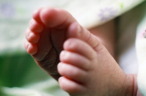 You Can Volunteer To Cuddle Drug-Addicted Babies To Help Them Heal - picture 5