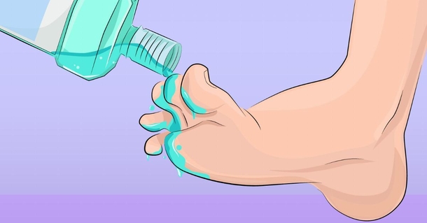 You Will Not Believe Why She Puts Mouthwash On Her Toes. Even Experts Are Surprised By The Amazing Effect! - picture 5