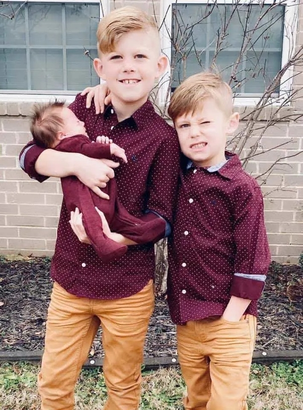 Young Boy singing to his baby brother with Down syndrome warms hearts everywhere: ‘Aren’t we all different’ - picture 5