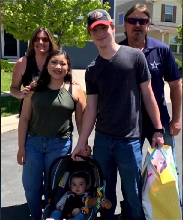Young Father dies as he protects his 1-year-old baby from gunman at family restaurant – send prayers - picture 2