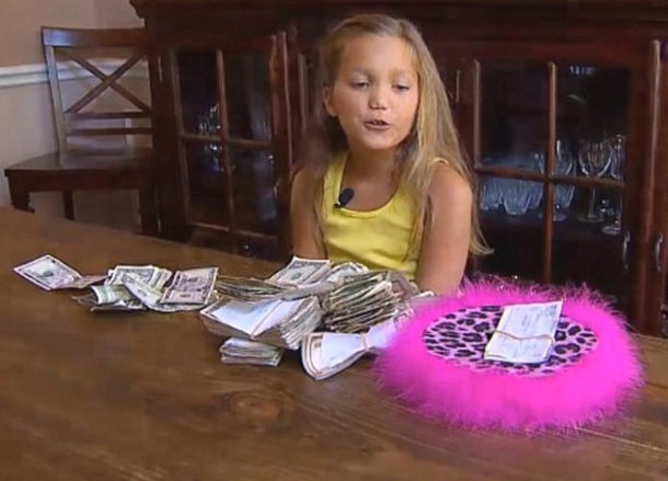 Young Girl Walks In The House With Wads Of Money, Her Reason Has Gone Viral - picture 4