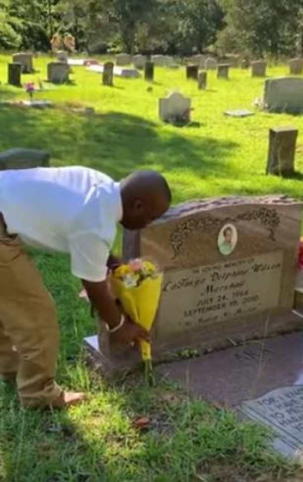 Young man with special needs goes to his mom’s grave to tell her: “I did it. I graduate.” - picture 3