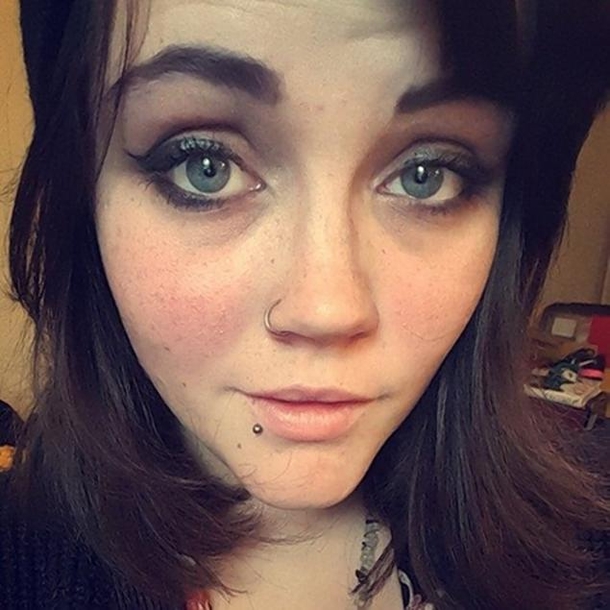 Young Woman’s Trail Of Odd Items Left Behind Leads Mom To Horrifying Scene - picture 2