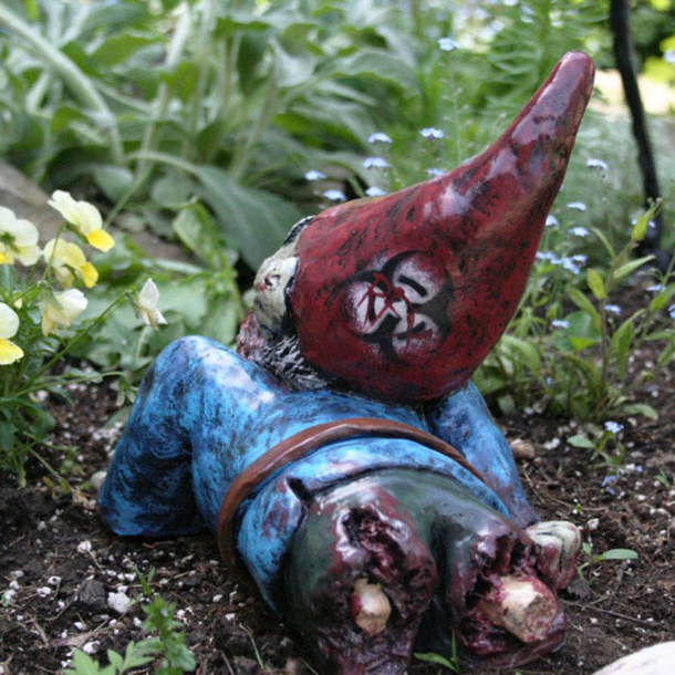Your Neighbors Will Love These Zombie Garden Gnomes And Be Creeped Out At The Same Time! - picture 10