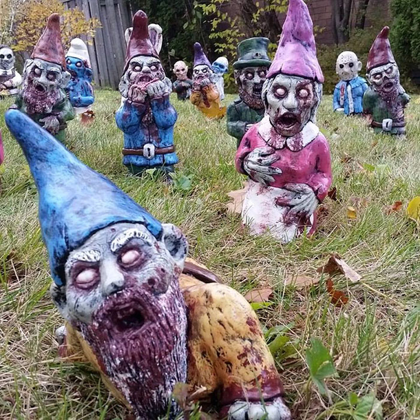 Your Neighbors Will Love These Zombie Garden Gnomes And Be Creeped Out At The Same Time! - picture 4