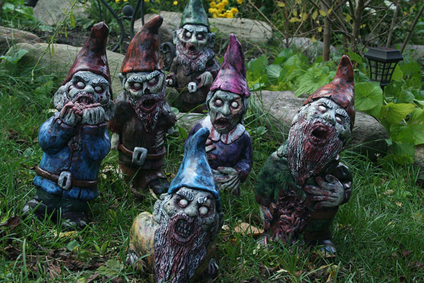 Your Neighbors Will Love These Zombie Garden Gnomes And Be Creeped Out At The Same Time! - picture 7
