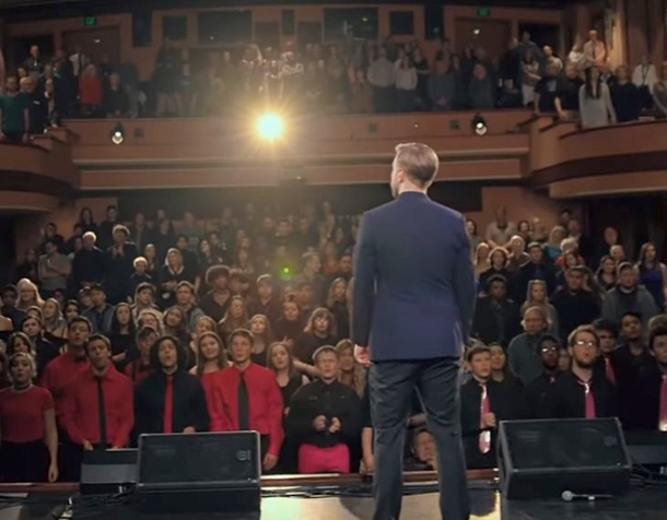 Youtube Star Begins To Sing But When 200 Kids Join In, Everyone Gets Goosebumps - picture 4
