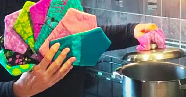 DIY Finger Thumb Potholder For The Kitchen