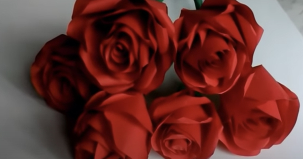 How To Make These Beautiful DIY Paper Roses
