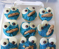 Cookie monster cupcakes