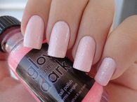 Glow in the dark pink nails