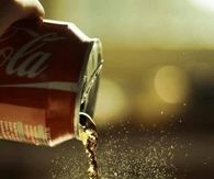 Coca cola pour